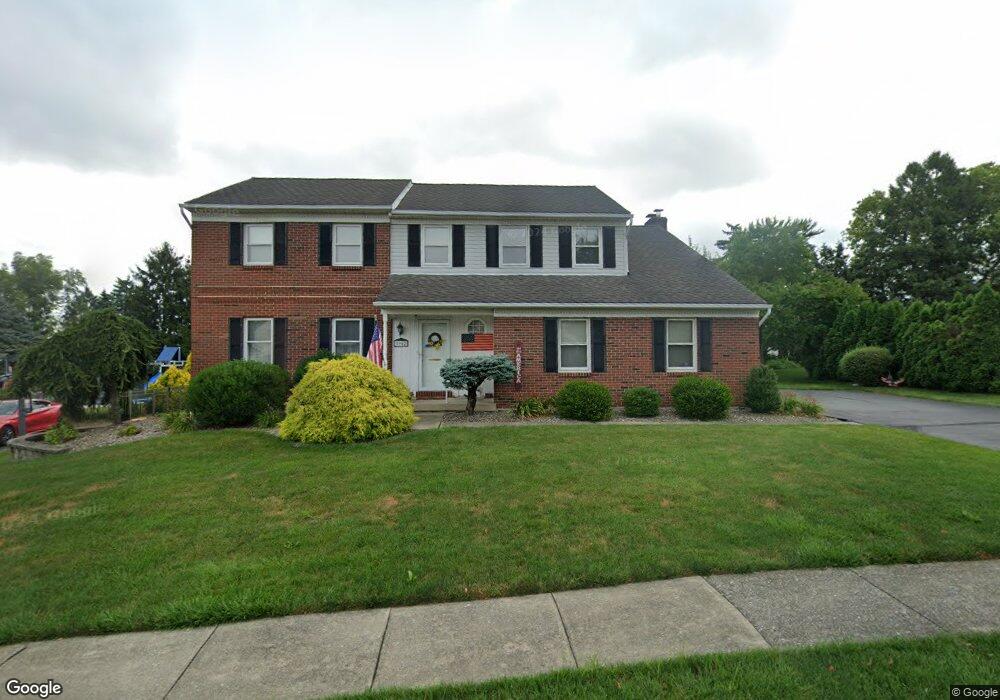 1902 Belleview Dr, Whitehall, PA 18052 - photo 1