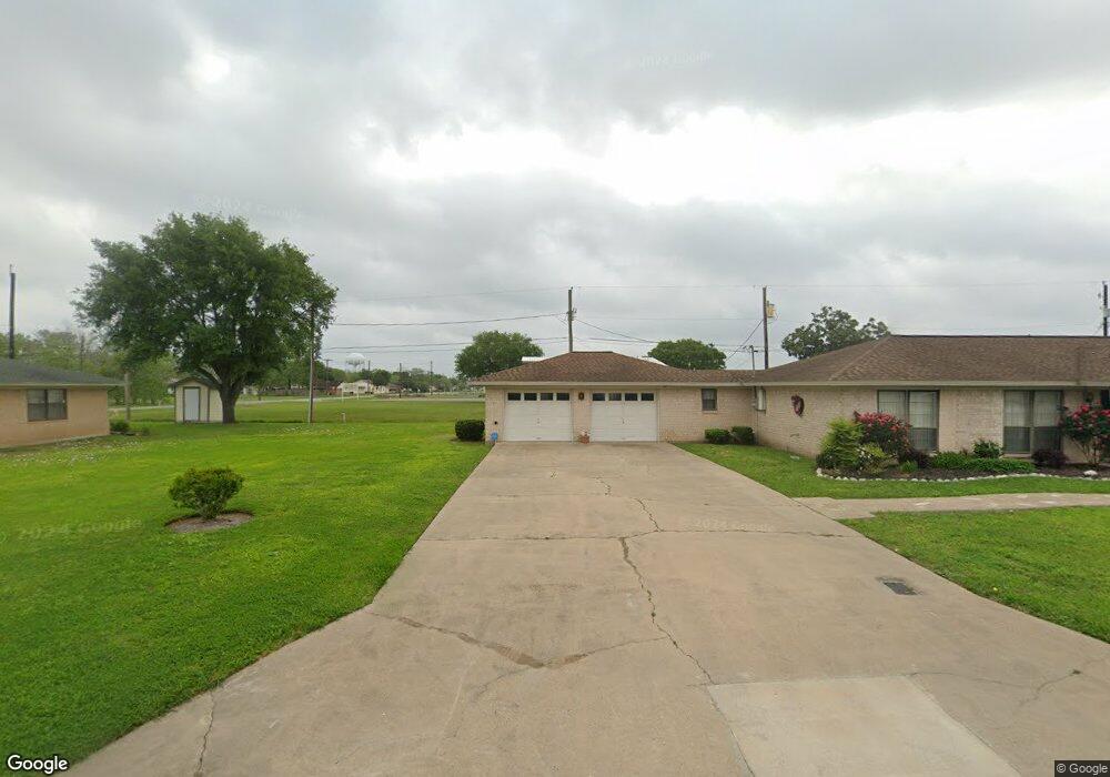 3415 Walnut Dr, Bay City, TX 77414 - photo 1