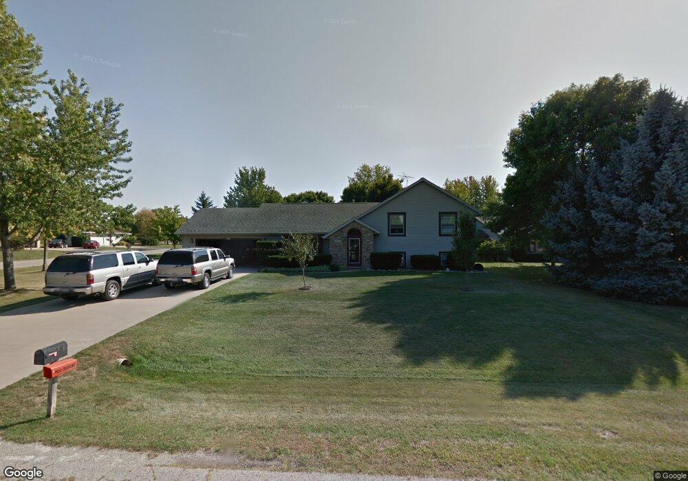 W2853 Maplewood Ct, Appleton, WI 54915 - photo 1