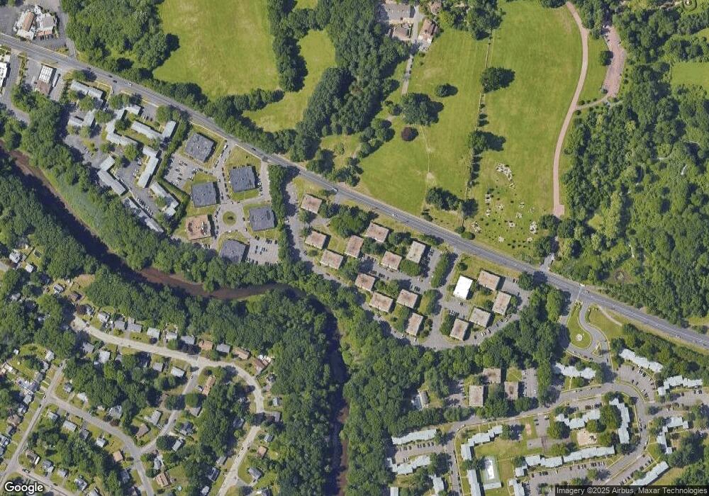 1210 Middle Turnpike W unit B2, Manchester, CT 06040 - photo 1