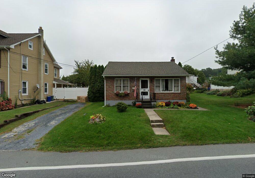 656 Mountain View Rd, Reading, PA 19607 - photo 1
