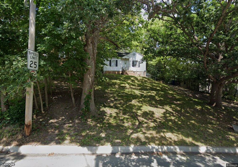 2315 Payne Rd, Des Moines, IA 50310 - photo 1