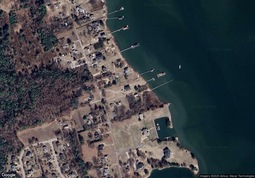 1010 Dandy Loop Rd, Yorktown, VA 23692 - photo 1