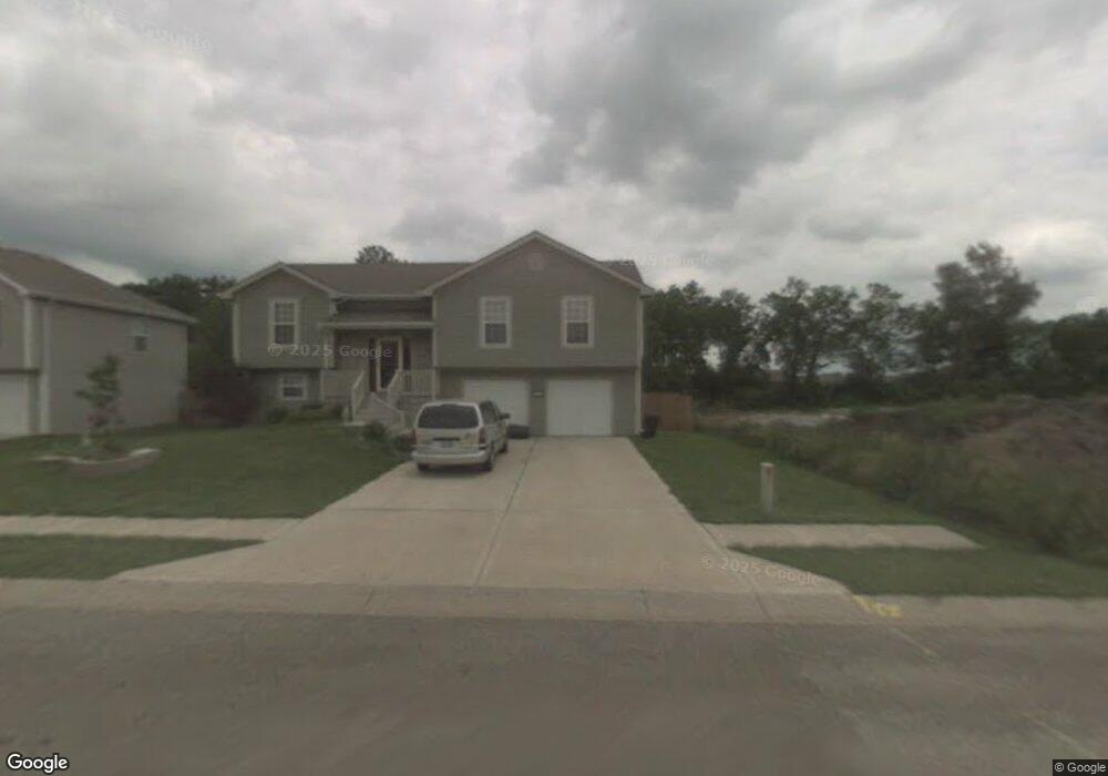 401 S Darrowby Dr, Raymore, MO 64083 - photo 1