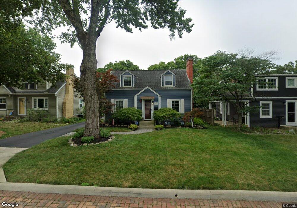 137 E Dominion Blvd, Columbus, OH 43214 - photo 1