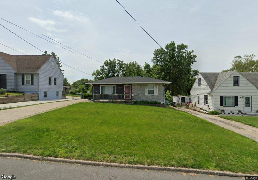 2521 Grandview Ave, Des Moines, IA 50317 - photo 1