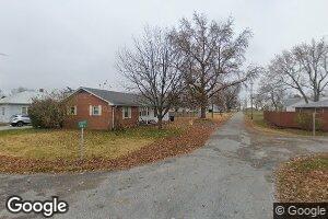 607 S 3rd St, Irvington, IL 62848