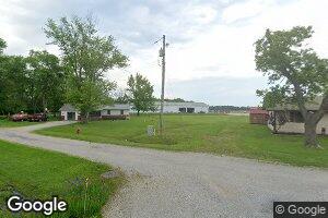 305 8th St, Alma, IL 62807