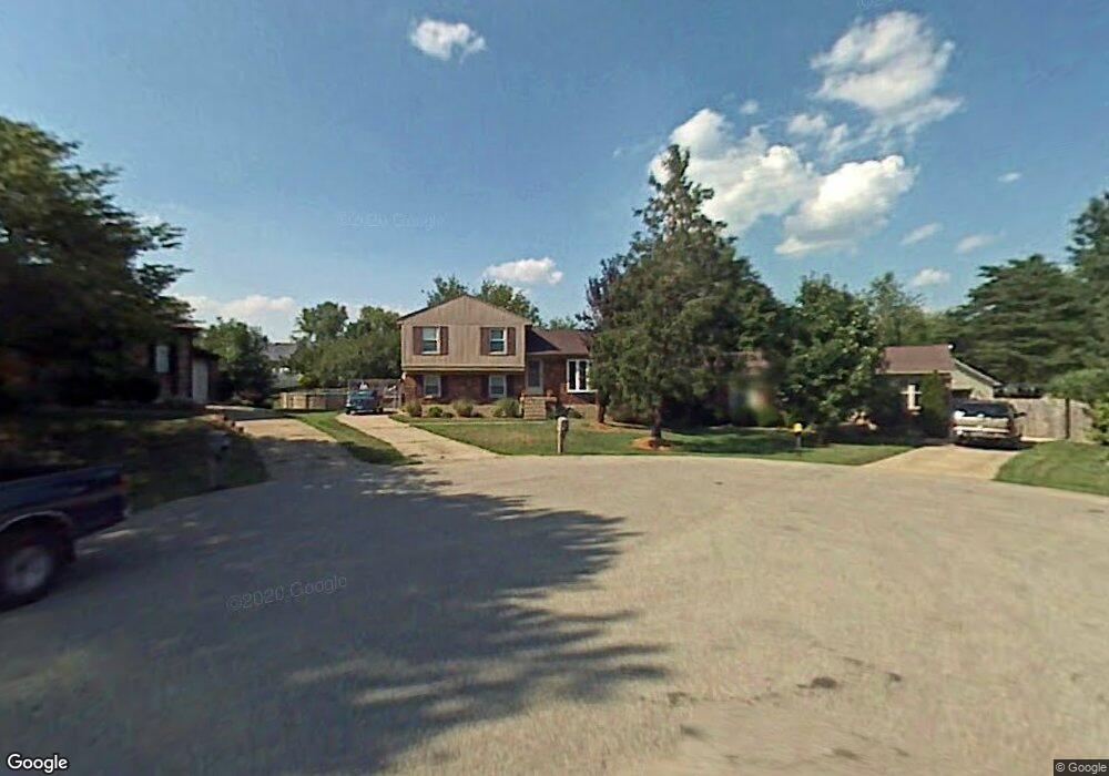 6900 Roseborough Ct, Louisville, KY 40228 - photo 1