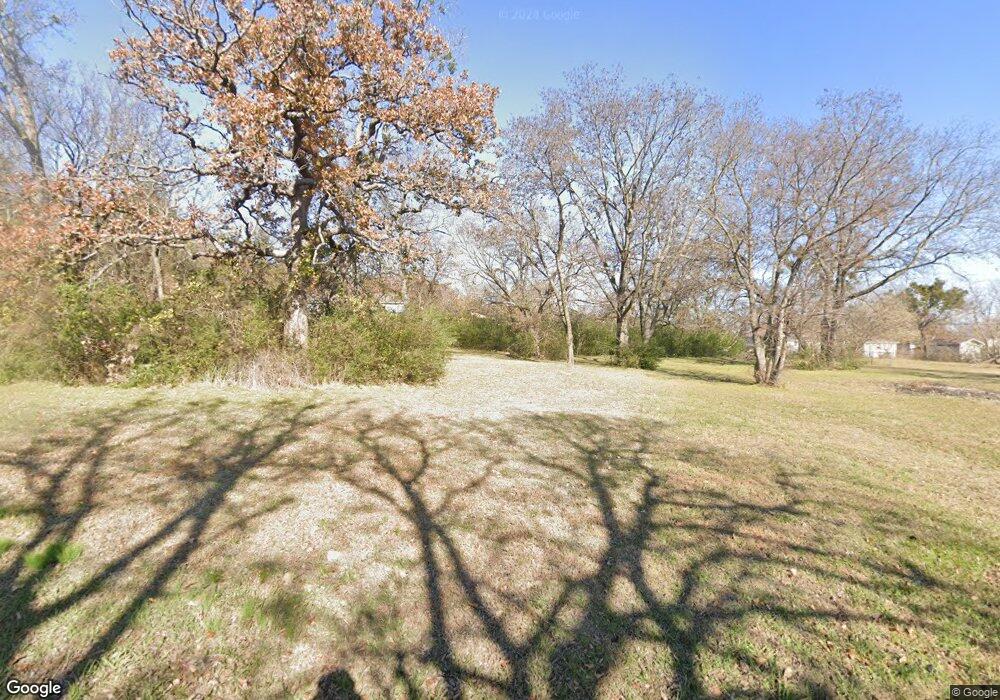 304 E Beach St, Henryetta, OK 74437 - photo 1