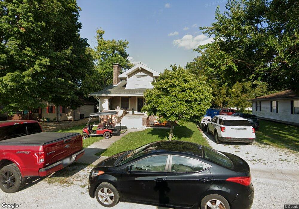 205 N Carico St, Tuscola, IL 61953 - photo 1