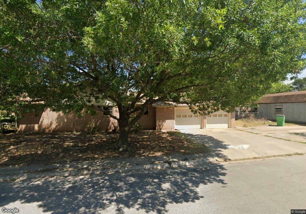 1917 College St, Gainesville, TX 76240 - photo 1