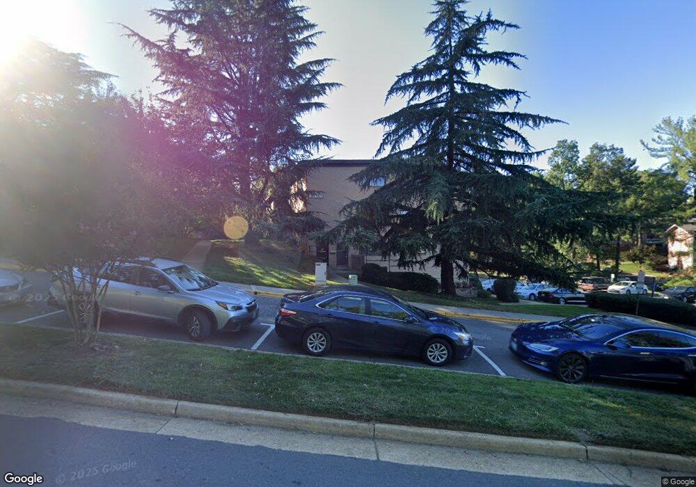 7815 Enola St unit 202, McLean, VA 22102 - photo 1