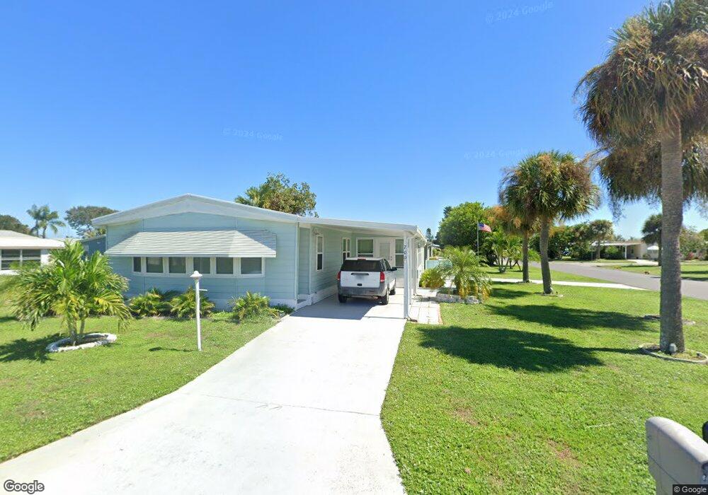 700 Periwinkle Cir unit 2, Sebastian, FL 32976 - photo 1