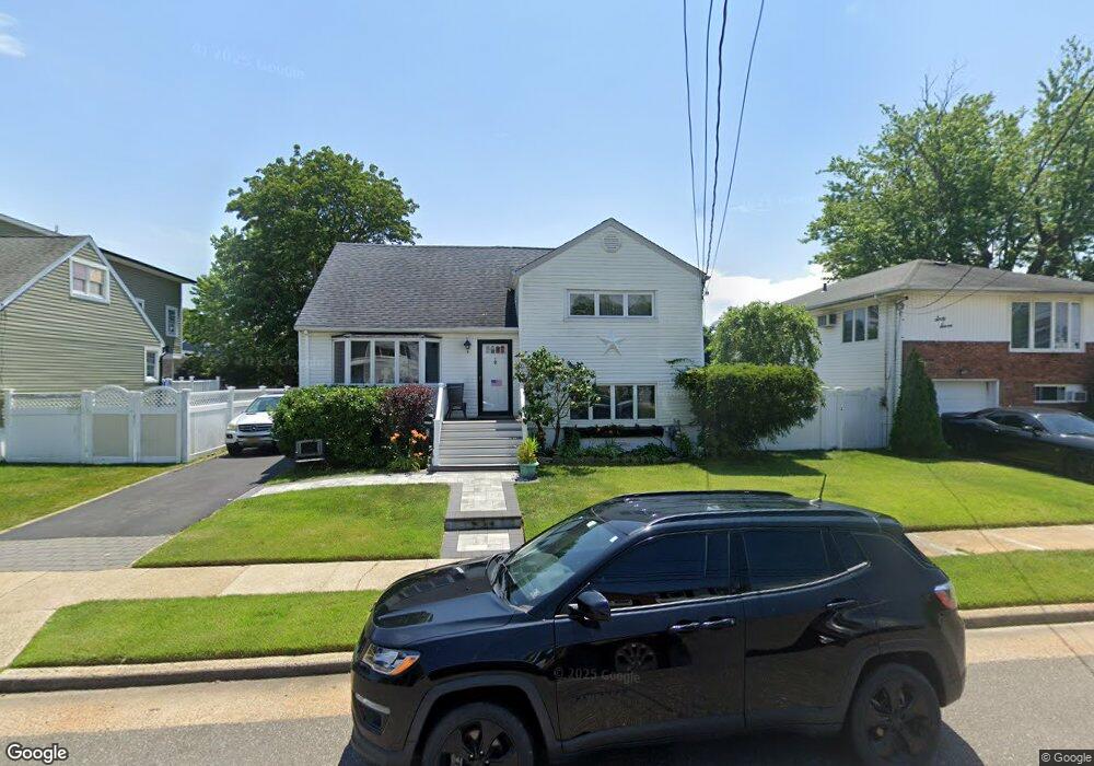 73 Martha St, Freeport, NY 11520 - photo 1