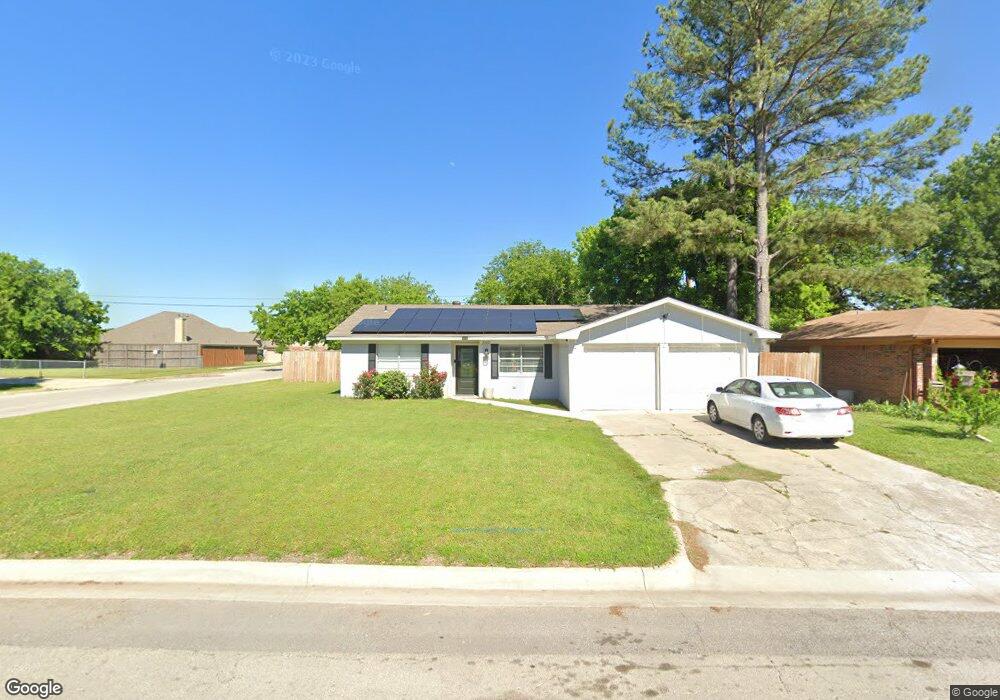 1010 Kent Dr, Gainesville, TX 76240 - photo 1