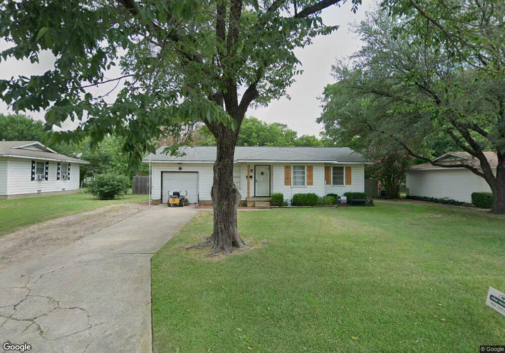 311 Fannin Ave, Bonham, TX 75418 - photo 1