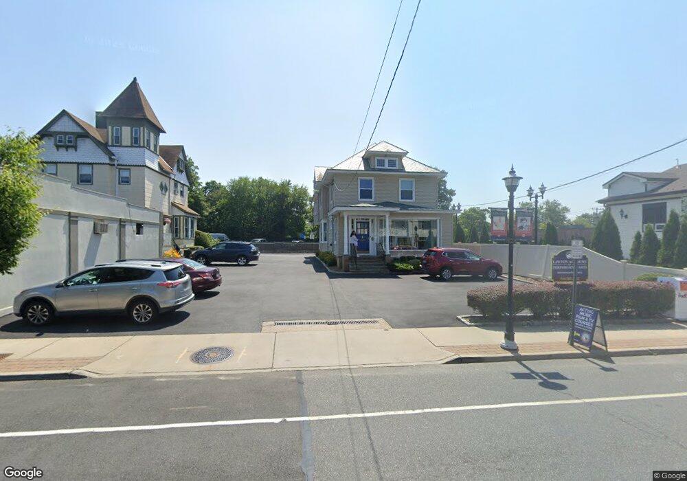 11 Glen Head Rd unit B, Glen Head, NY 11545 - photo 1