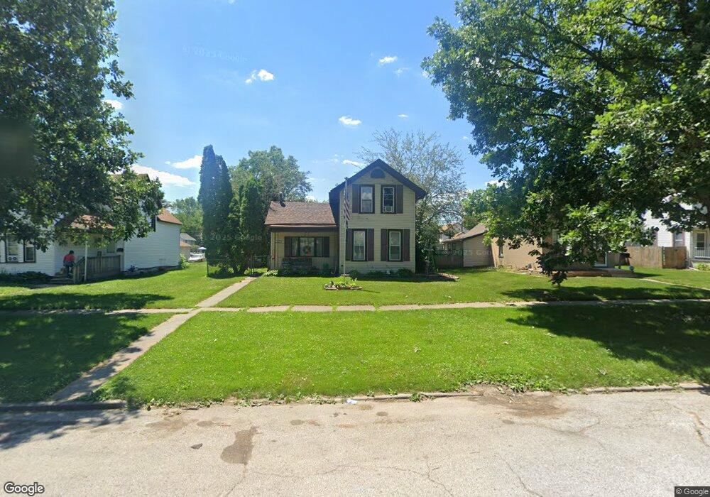 2037 W 2nd St, Davenport, IA 52802 - photo 1