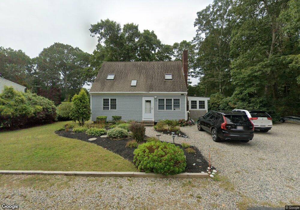 20 Pinecrest Ave, Mashpee, MA 02649 - photo 1