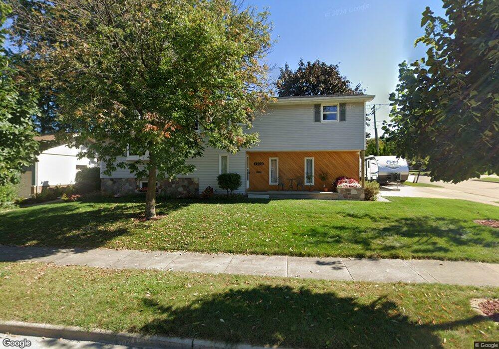 1700 N Linwood Ave, Appleton, WI 54914 - photo 1