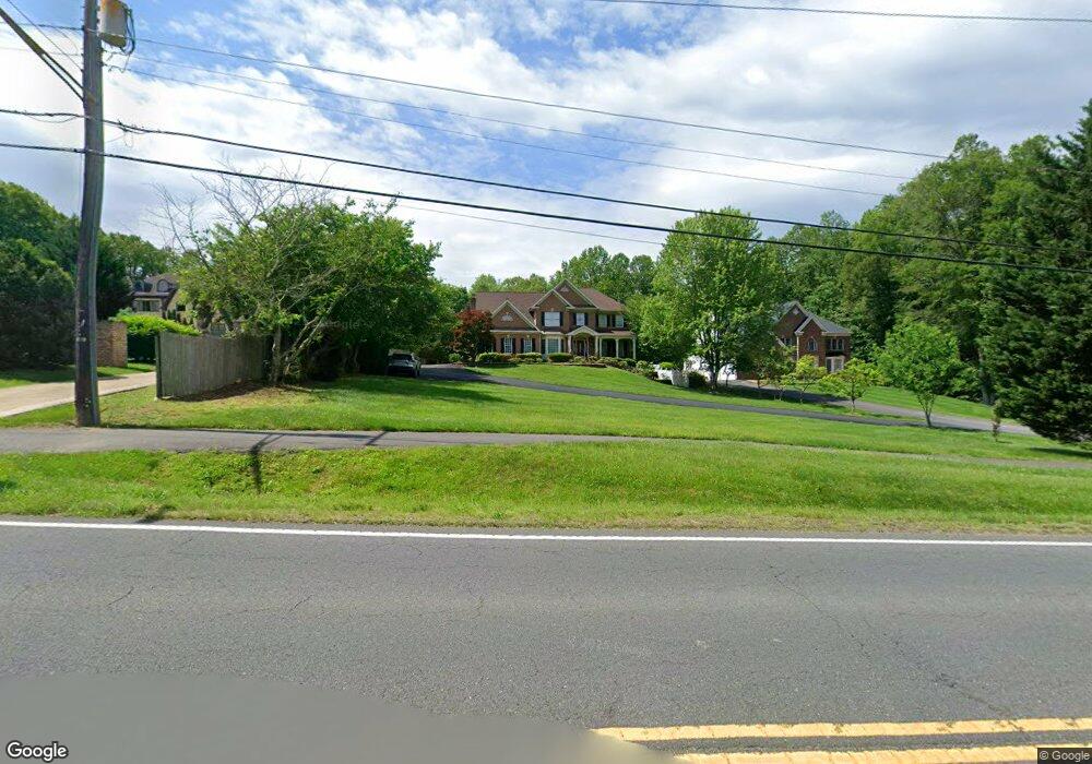 10613 Zion Dr, Fairfax, VA 22032 - photo 1