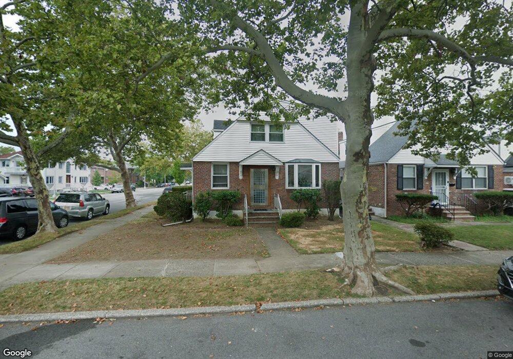 5036 190th St, Fresh Meadows, NY 11365 - photo 1