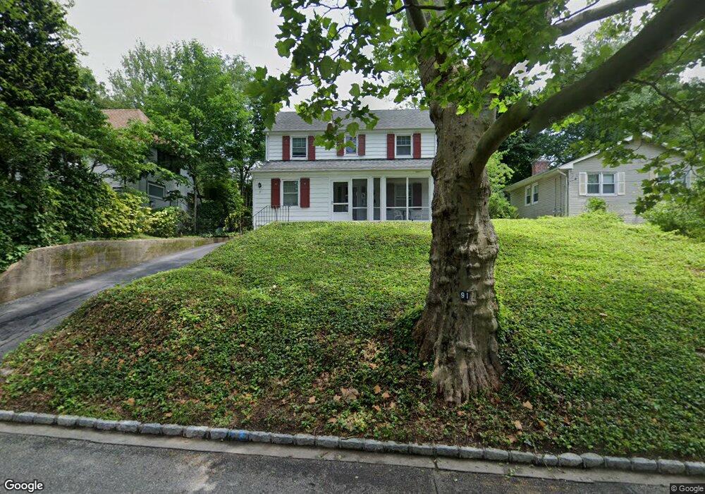 91 Hampshire Rd, Great Neck, NY 11023 - photo 1