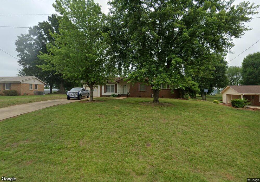 305 S Greenbriar Rd, Statesville, NC 28625 - photo 1