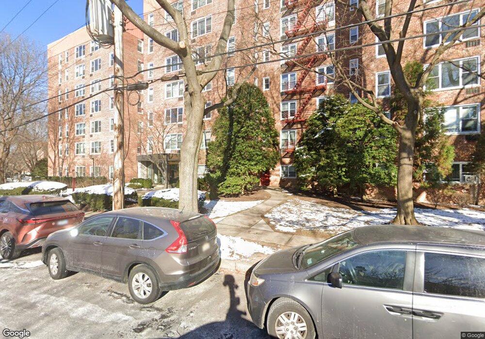 Cresthaven unit 408, Yonkers, NY 10703 - photo 1