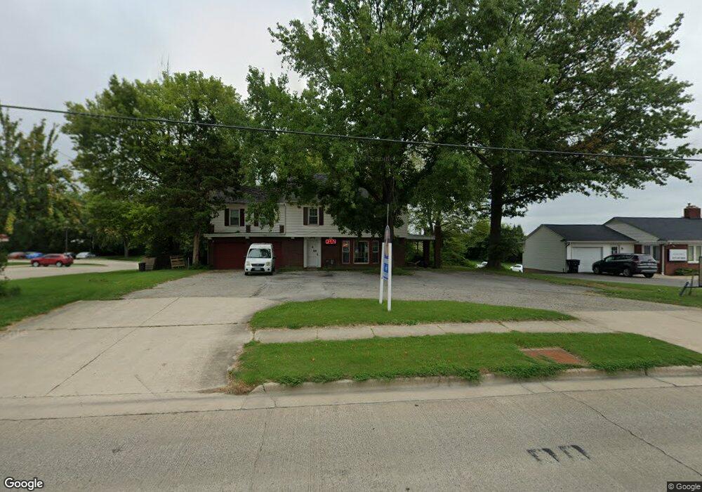 802 N Keller Dr, Effingham, IL 62401 - photo 1