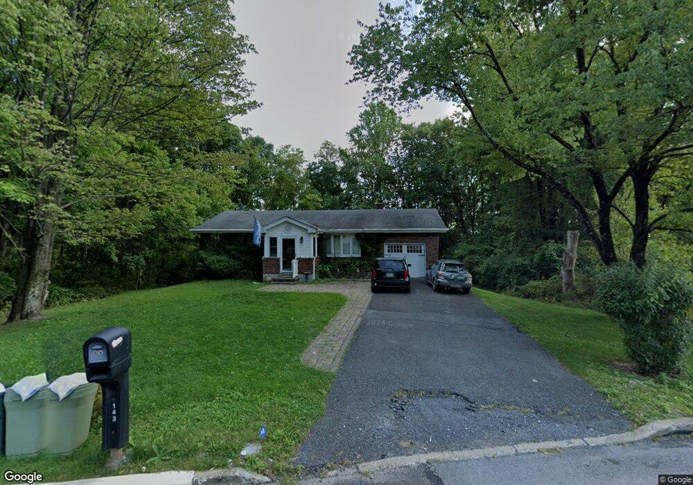 143 Constitution Ave, Wind Gap, PA 18091 - photo 1