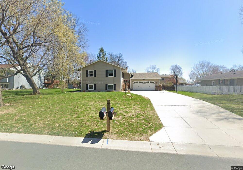 1730 Perkins Ln, Maple Plain, MN 55359 - photo 1