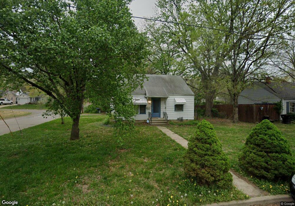 1100 SW Cambridge Ave, Topeka, KS 66604 - photo 1