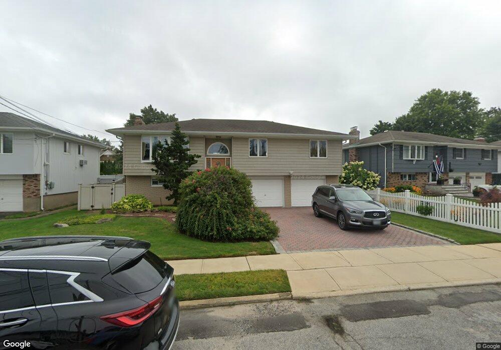 3962 Marlow Ct, Seaford, NY 11783 - photo 1