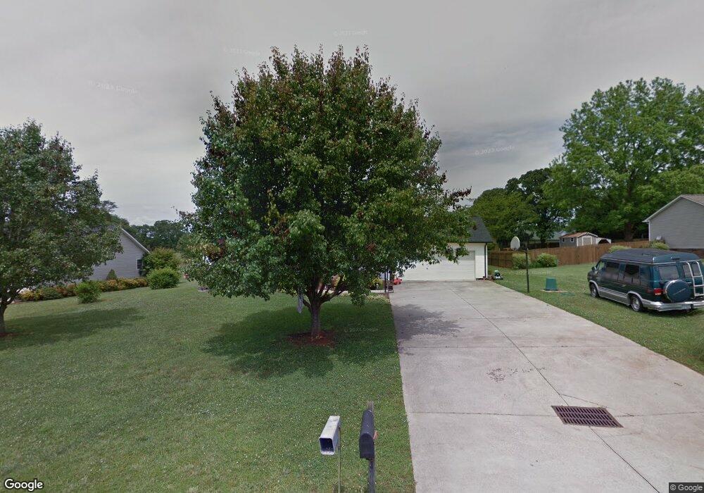 2117 Oklahoma Ct, Lincolnton, NC 28092 - photo 1