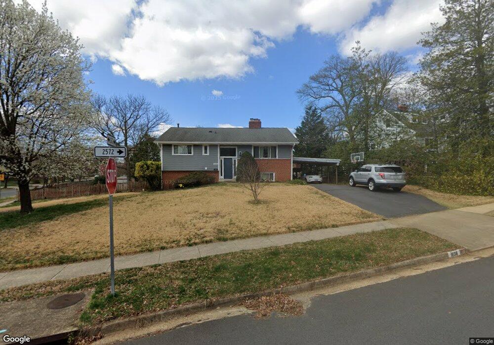 1838 Opalocka Dr, McLean, VA 22101 - photo 1