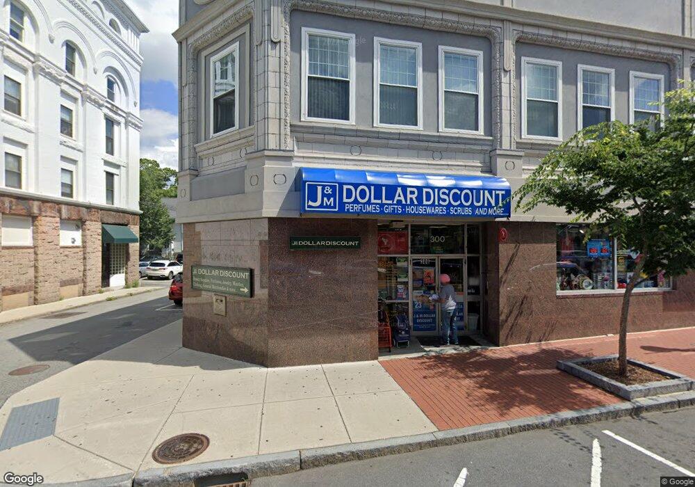 308 Moody St unit 5, Waltham, MA 02453 - photo 1