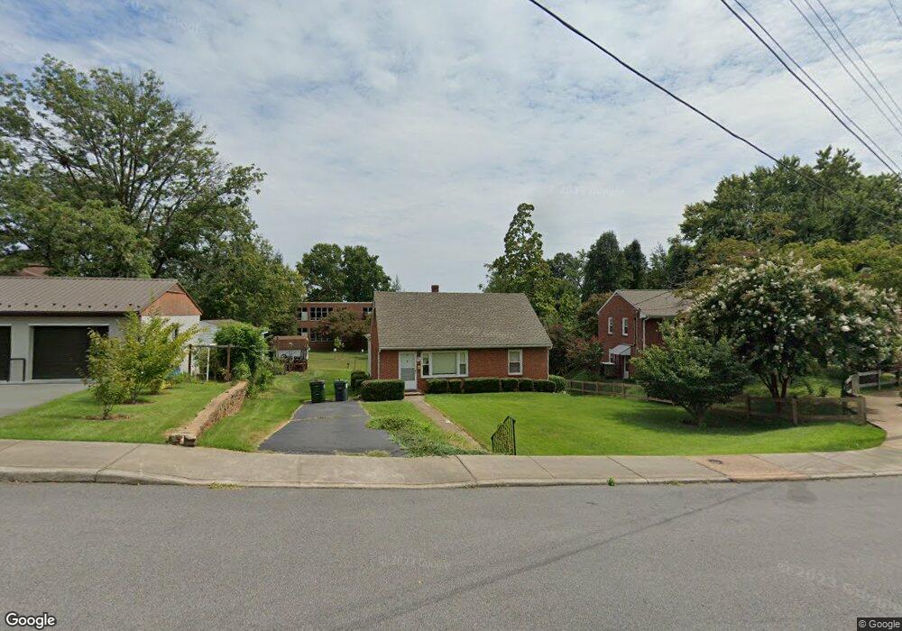 818 Saint James Cir, Charlottesville, VA 22902 - photo 1