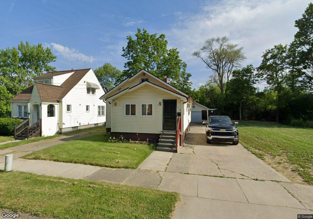 209 E Sherman Ave, Flint, MI 48505 - photo 1