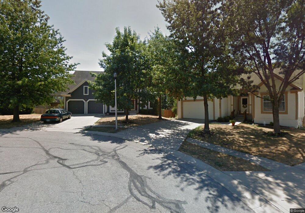 4926 Brockway St, Shawnee, KS 66226 - photo 1