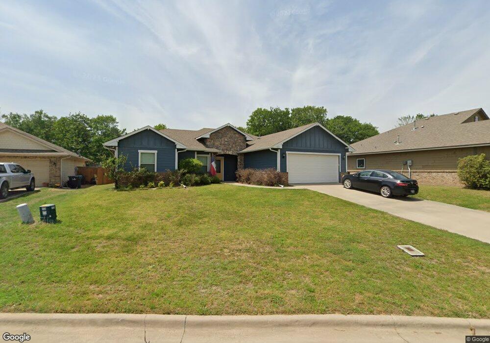 1820 Woodland Park Dr, Denison, TX 75020 - photo 1
