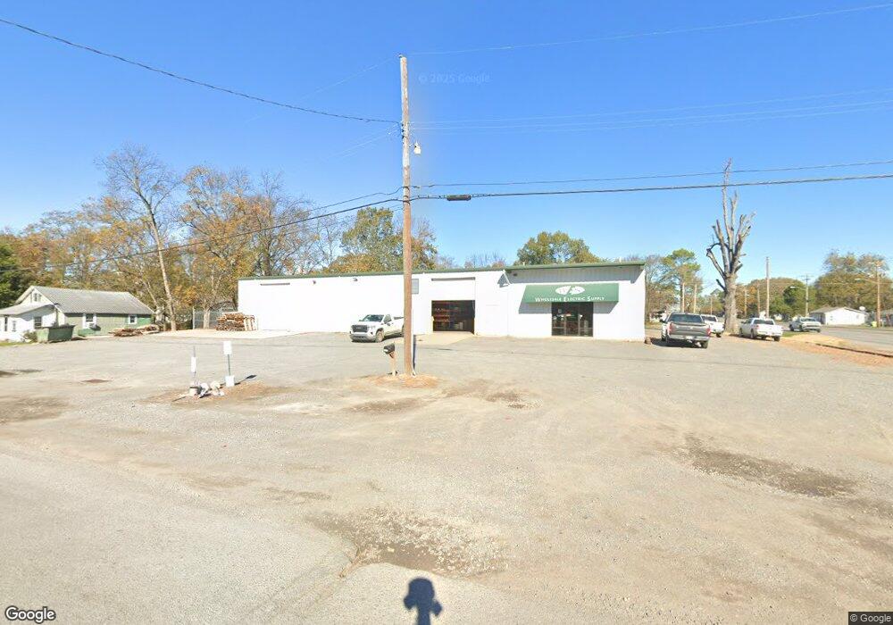 1021 E 2nd St, Stuttgart, AR 72160 - photo 1