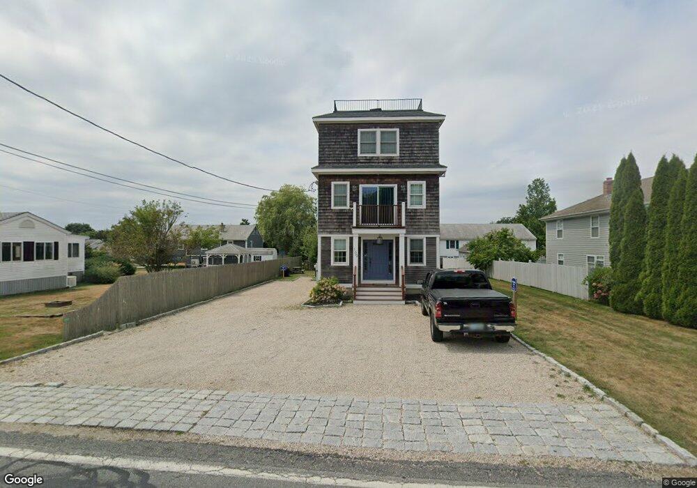 111 Wolcott Ave unit 2, Middletown, RI 02842 - photo 1