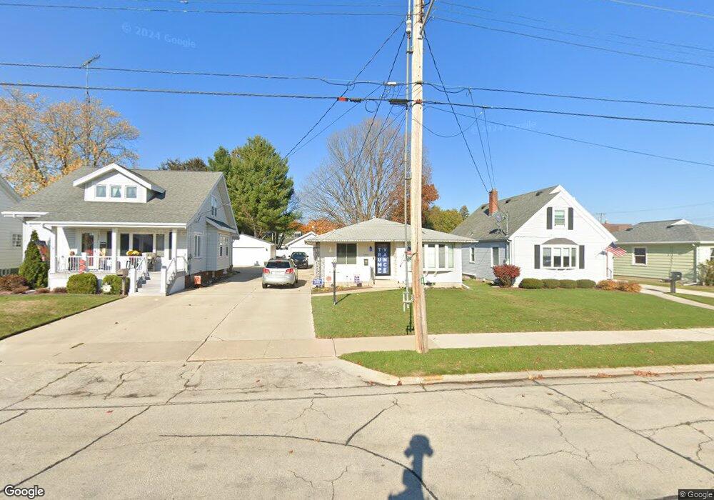 1616 28th St, Two Rivers, WI 54241 - photo 1