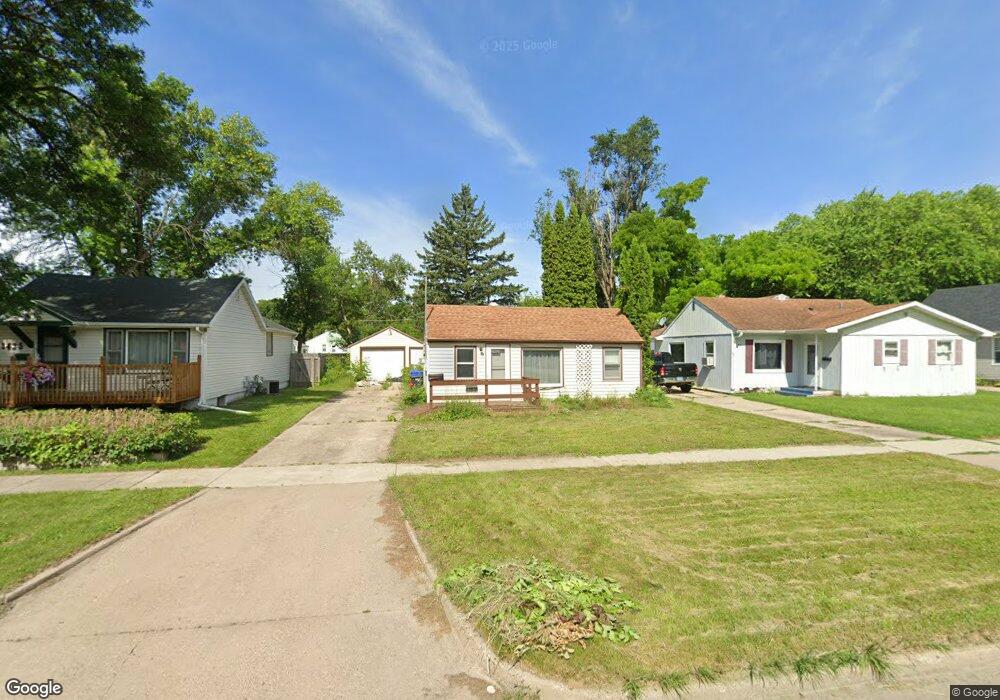 1423 15th St S, Fargo, ND 58103 - photo 1
