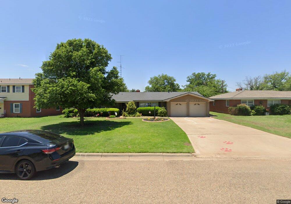 1205 Floydada St, Plainview, TX 79072 - photo 1