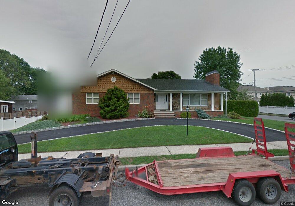 167 W Cedarview Ave, Staten Island, NY 10306 - photo 1