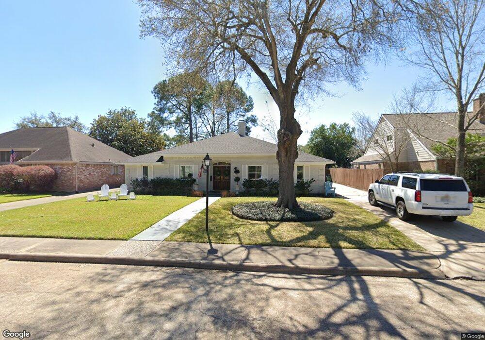 10211 Burgoyne Rd, Houston, TX 77042 - photo 1
