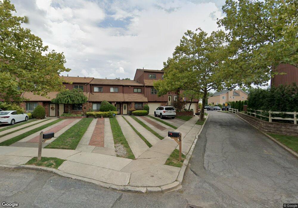 53 Stonegate Dr unit 244, Staten Island, NY 10304 - photo 1